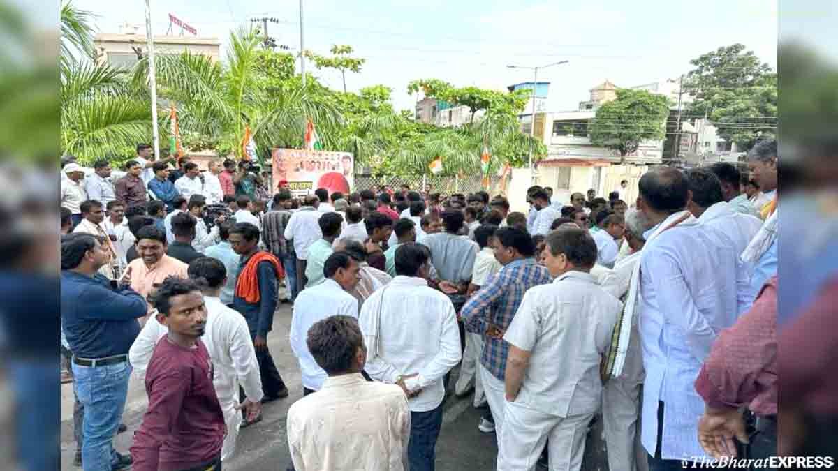 congress bhavan ke samne hangama